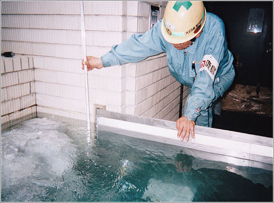 玄関前（現地水張り）