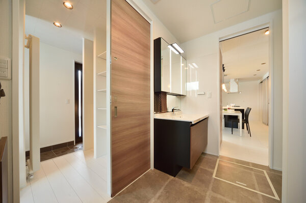 大空間と大開口を採用し家族が気持よく、自...