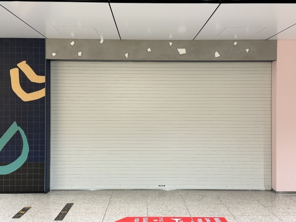 大理石を埋め込んだモールテックスの壁