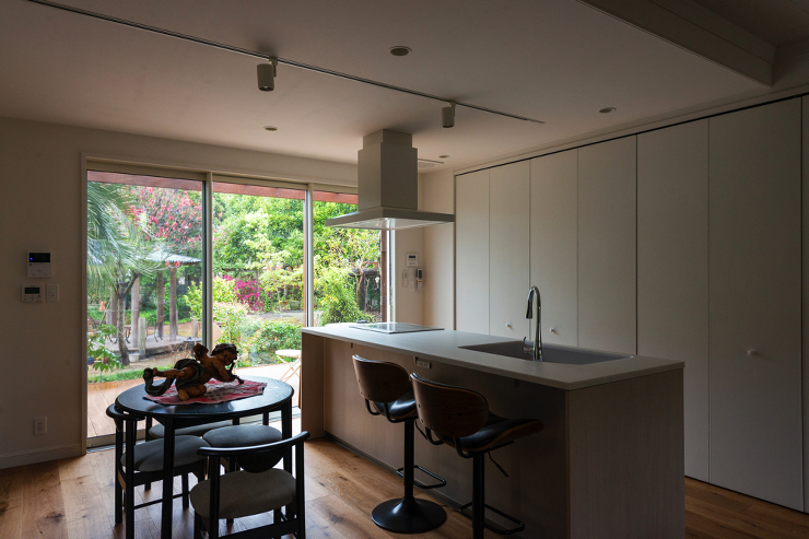 庭とつながる大空間リノベ ｜ ACTIV...