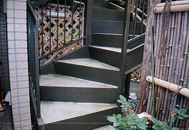 埼玉県朝霞市　階段ウレタン防水、階段塗装 施工前　