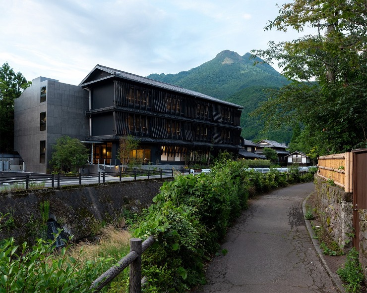 COMMERCIAL TAKAO SHI...