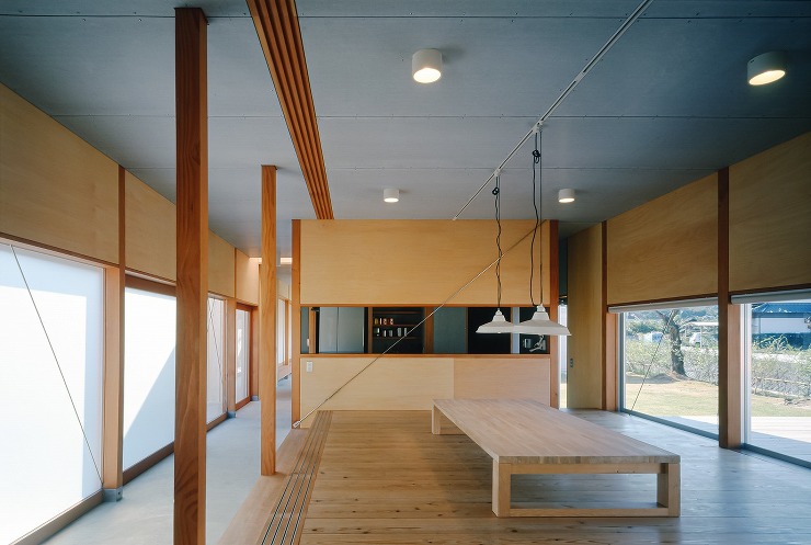 HOUSE TAKAO SHIOTSUK...