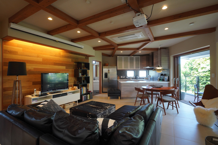 壁面スクリーンのある家 | 建築設計ブロ...