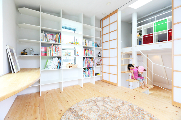 お隣の庭や神社の杜の景色を取り込む「借景...