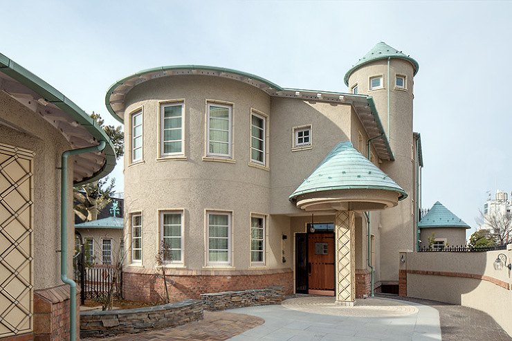 塔のある家　外観