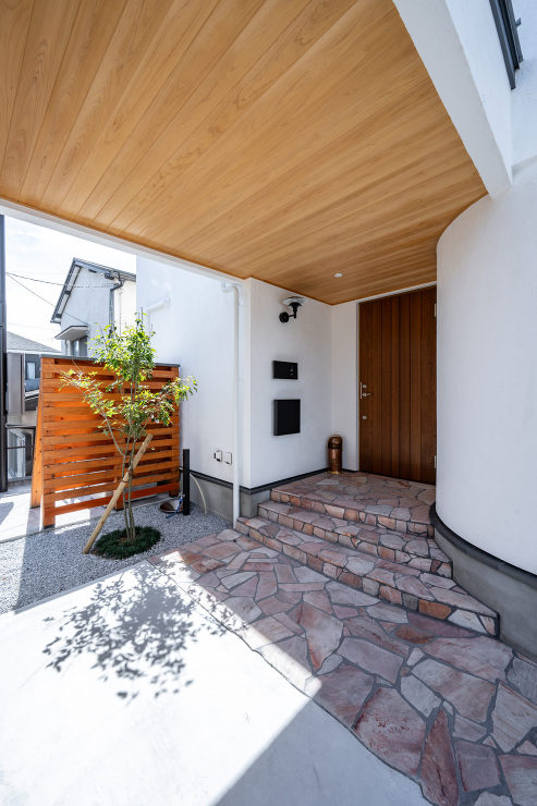 空を纏う家 | 福岡で建築設計を行う空設...