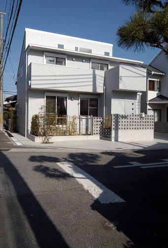 緑町の家−木の暖かさにあふれるリビングア...