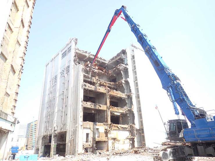 中央区：築地市場冷蔵庫棟ほか解体工事 構造：構造：RC、SRC造 延床面積：9,384? 工期：平成30年5月25日?令和2年7月22日 
