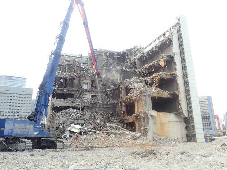 中央区：築地市場冷蔵庫棟ほか解体工事 構造：構造：RC、SRC造 延床面積：9,384? 工期：平成30年5月25日?令和2年7月22日 