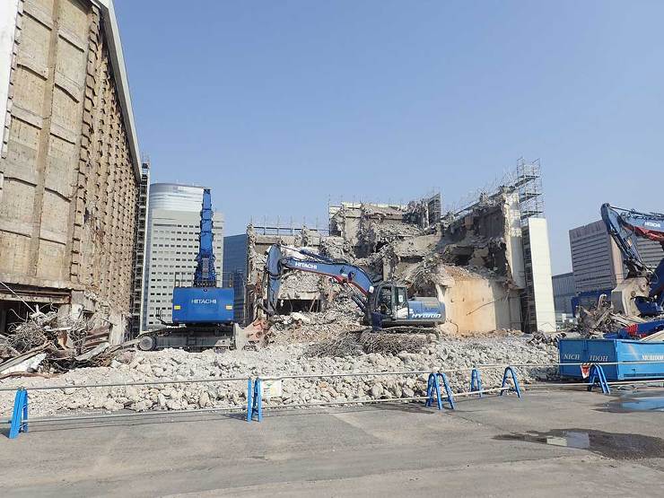 中央区：築地市場冷蔵庫棟ほか解体工事 構造：構造：RC、SRC造 延床面積：9,384? 工期：平成30年5月25日?令和2年7月22日 