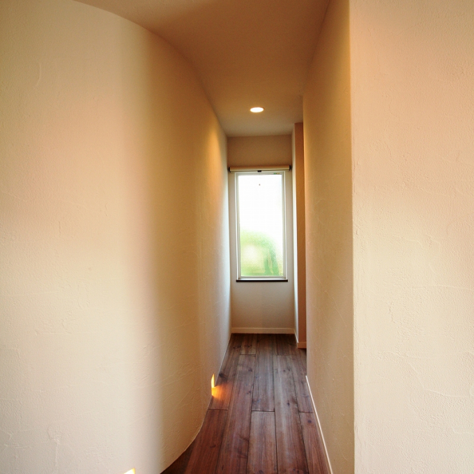 アーチの壁が高級感を演出してます