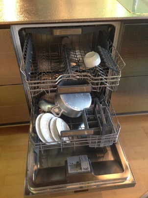金沢でガゲナウの食洗機がキッチンに付きます。