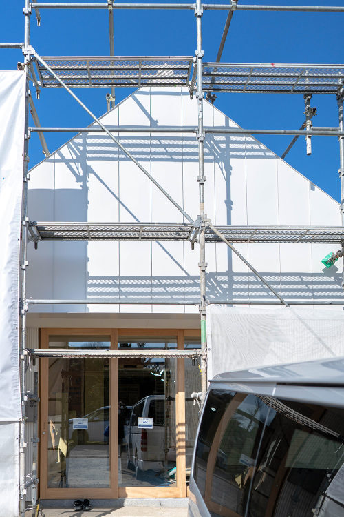 木製建具のガラスが入りました(輪之内町の平屋) - アトリエ永日