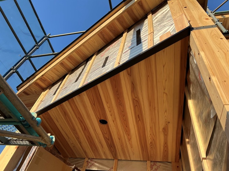 リビング土間のある田舎暮らしの家(軒天羽目板張り) |高気密高断熱 |...