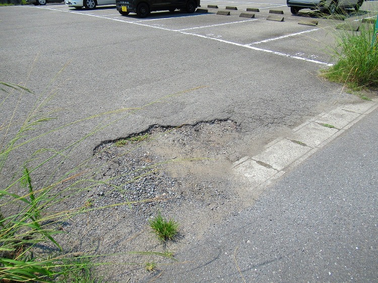 森町ガレージ 駐車場補修工事を行いました - 大分の外壁塗装・防水工事...
