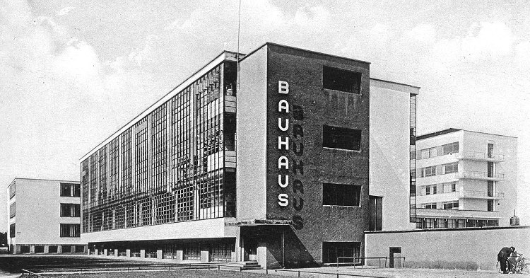 Bauhaus-Dessau　（バウハウス-デッサウ）