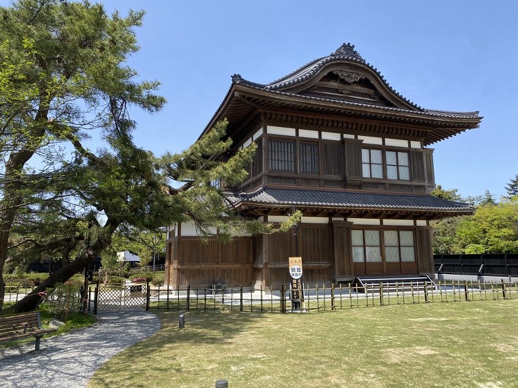 「蔵春閣」が3度目の移築で大倉喜八郎の故郷へ、新発田市の建築巡りに新顔...