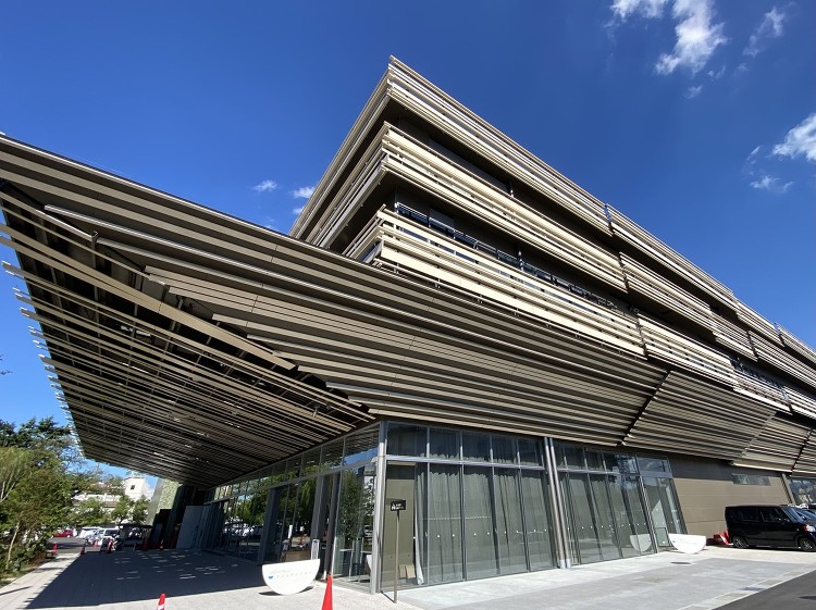 守山市の新庁舎は隈研吾氏の前作「守山市立図書館」と同じに見えて「プラン...