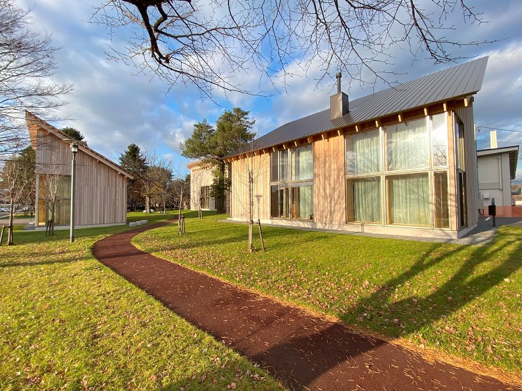 北欧のような隈研吾・北海道サテライトを訪問、「強制ではなく挙手制」の快...