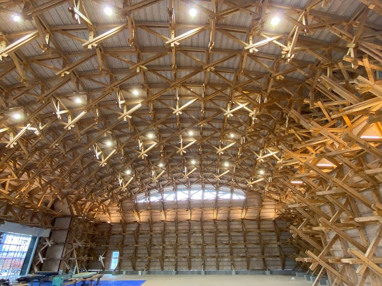 「最もリスキー」な案を実現、エバーフィールド木材加工場は熊本の建築文化...
