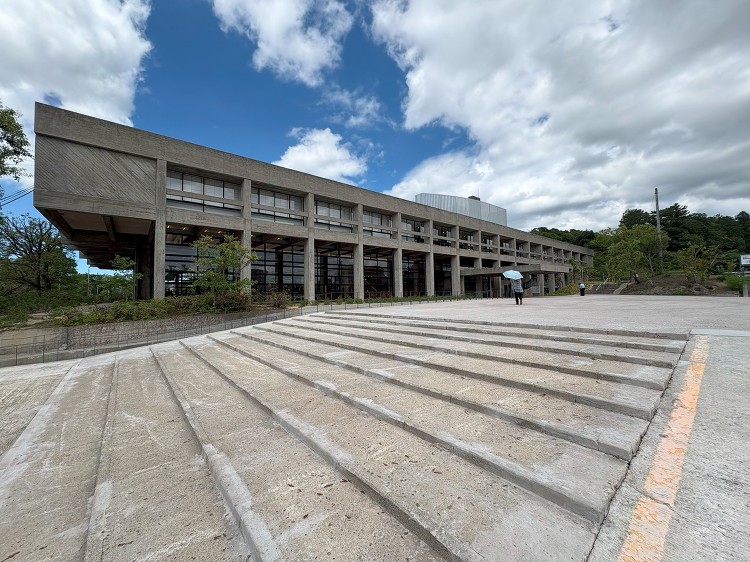速報&朗報:坂倉準三・旧上野市庁舎を再生したホテル「泊船」が開業、マル...