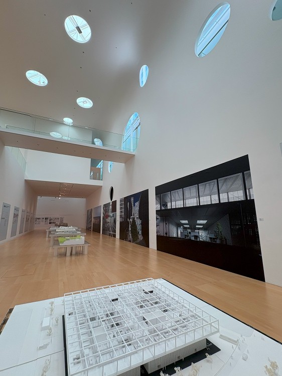 プリツカー賞・山本理顕氏の実作を愛でつつ“王道の建築展”で50年の活動...