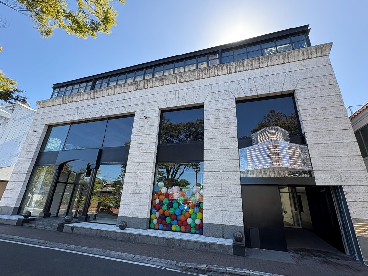 青木淳氏の「ラビットホール」＠岡山、キッチュなポストモダン建築を知的な...