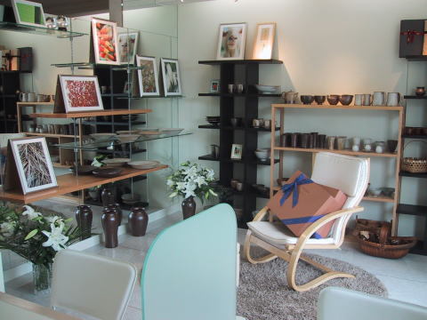 OMPHALE MIKIのデザイン内装施工事例 [八代]｜店舗デザイン...
