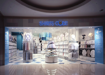 SHIRTS CODE イオン上里SC店のデザイン内装施工事例 [神保...