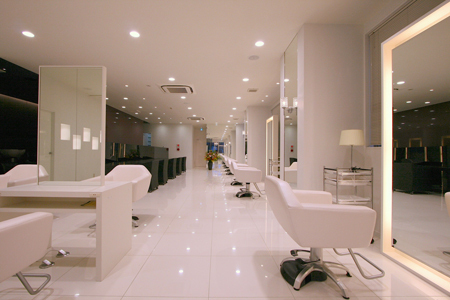 Beaut1/2のデザイン内装施工事例 [反町]｜店舗デザイン.COM