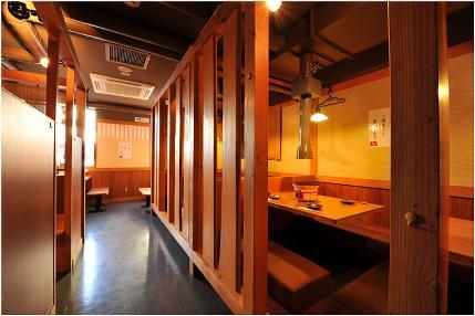 超熟成黒毛和牛焼肉 参丸 焼き肉 [梅島] 店舗デザイン.COM