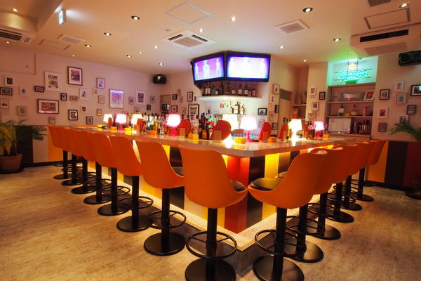BAR DAZZLEのデザイン内装施工事例 [大船]｜店舗デザイン.C...