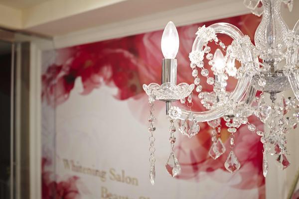 ホワイトニングサロンBeaute心斎橋店のデザイン内装施工事例 [心斎...