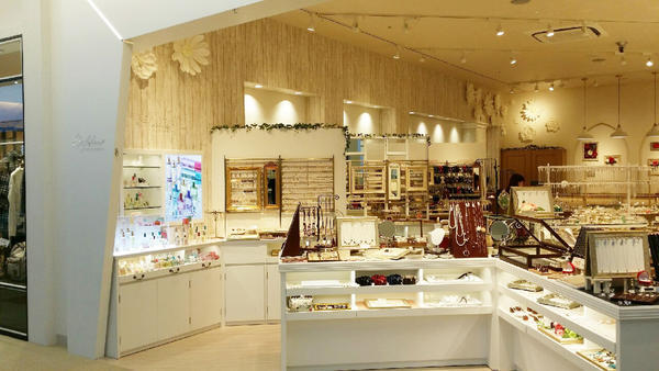 St.feliceのデザイン内装施工事例 [万博記念公園]｜店舗デザイ...