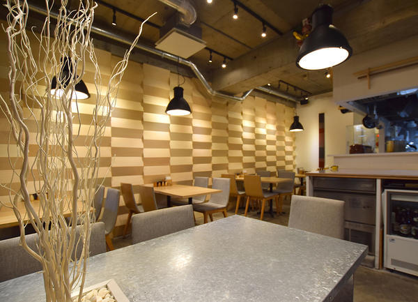 蕎麦と鶏 はんさむのデザイン内装施工事例 [下北沢]｜店舗デザイン.C...