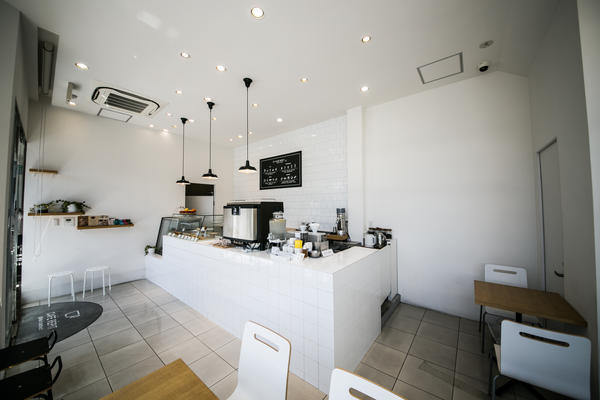 CAFE REPITのデザイン内装施工事例 [四ツ橋]｜店舗デザイン....