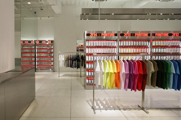 UT STORE HARAJUKU. アパレル [原宿／明治神宮前] ...