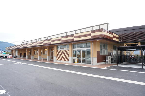 JAいび川農産物直売所よってみーな池田店 農産物直売所 [美濃本郷] ...