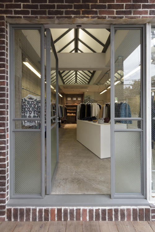水と油のデザイン内装施工事例 [吉祥寺]｜店舗デザイン.COM