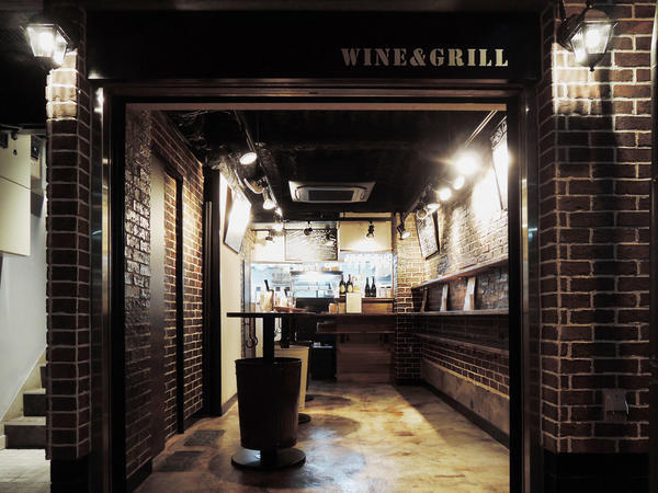 角打ち神田小西 立ち飲みワインバー [神田小川町] 店舗デザイン.CO...