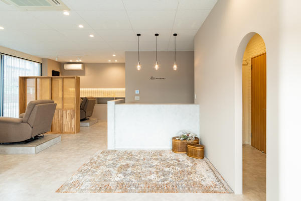 mimoa のデザイン内装施工事例 [安城]｜店舗デザイン.COM