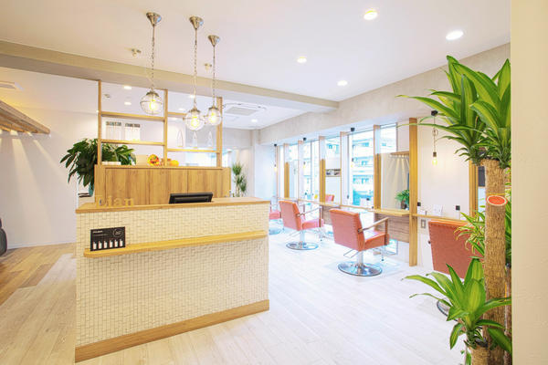 Hair Salon Lian ヘアサロン 美容室 [登戸] 店舗デザ...