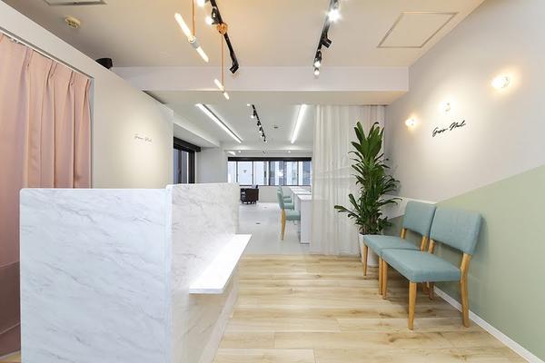 GOSSIP NAILのデザイン内装施工事例 [西梅田]｜店舗デザイン...