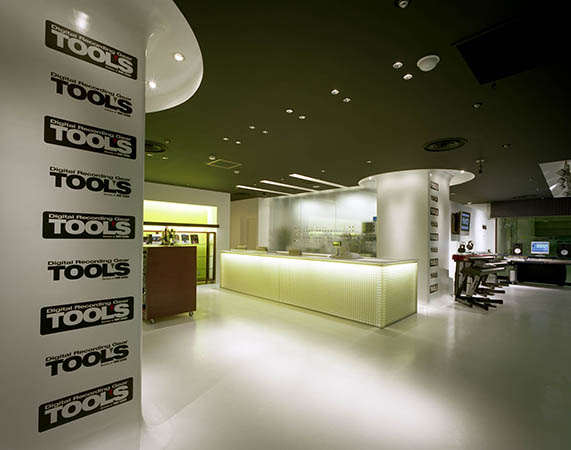 TOOLS 楽器ショールーム [北新地] 店舗デザイン.COM