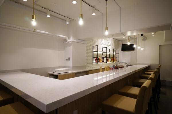 カフェ＆バー スキラボのデザイン内装施工事例 [末広町]｜店舗デザイン...