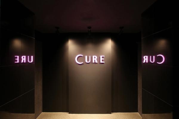 CURE ホストクラブ [新宿] 店舗デザイン.COM