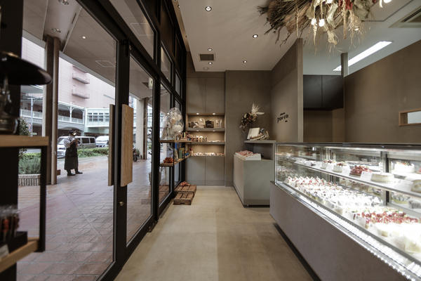 piquevite パティスリー [大久保] 店舗デザイン.COM