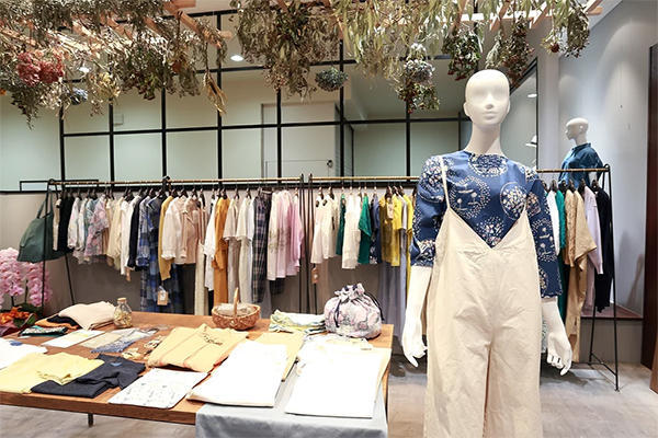 calm セレクトショップ [天満橋] 店舗デザイン.COM