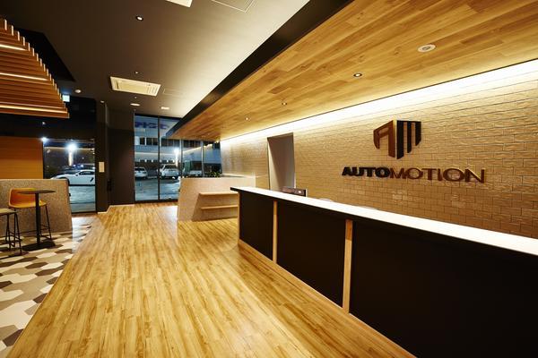 AUTO MOTIONのデザイン内装施工事例 [中書島]｜店舗デザイン...